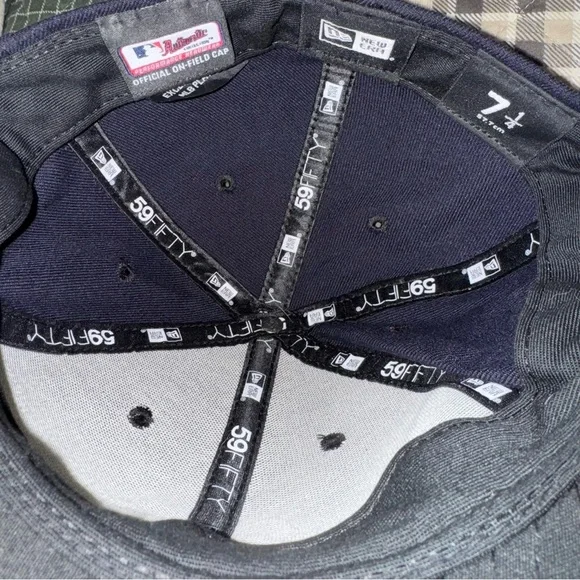 Minnesota Twins New Era 59FIFTY Fitted Hat 7 1/4 MLB Postseason 2017 - Picture 7 of 11